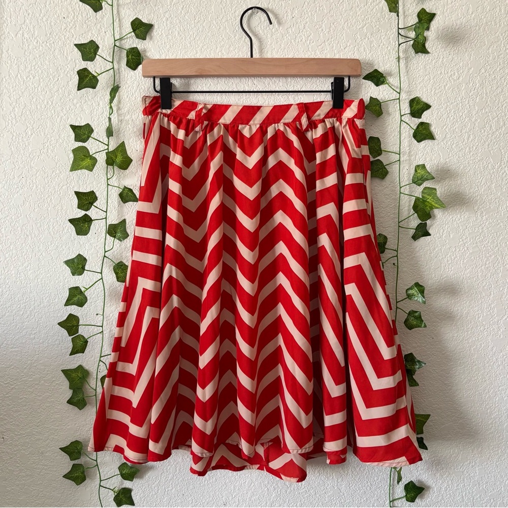 Xhilaration Women’s Red Orange Chevron Circle A-Line Knee Length Skirt Size M